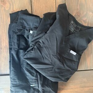 Figs Jet Black Scrub Ensemble